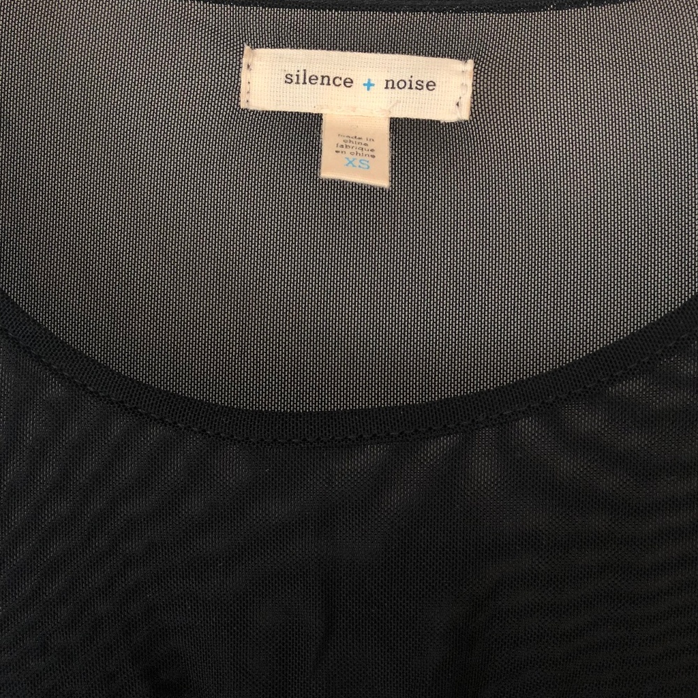 Silence + Noise Sheer Top Size XS - Picture 3 of 5